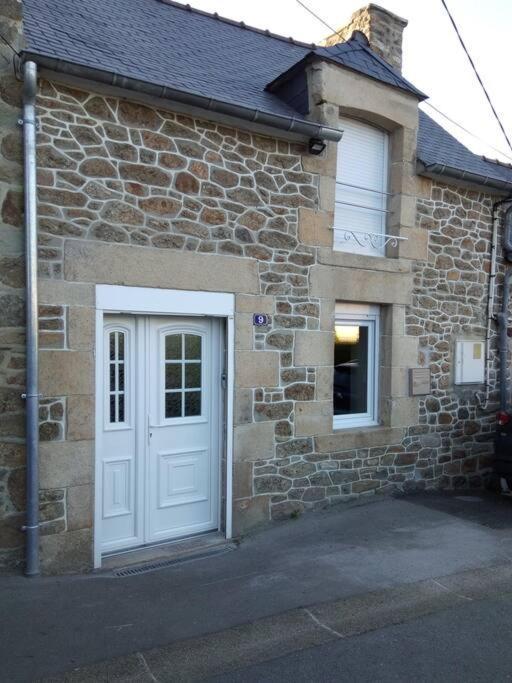 Robert'S Family Petite Maison De Ville Plancoet ภายนอก รูปภาพ